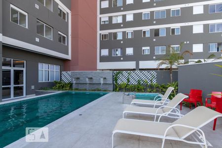 Apartamento para alugar com 34m², 2 quartos e 1 vaga Apartamento para alugar com 34m², 2 quartos e 1 vagaÁrea Comum - Piscina