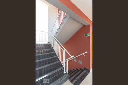 Apartamento à venda com 42m², 2 quartos e sem vagaEscada