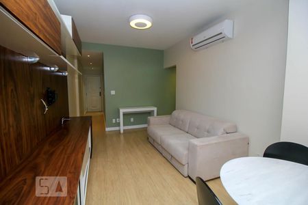 Sala de apartamento para alugar com 1 quarto, 62m² em Botafogo, Rio de Janeiro