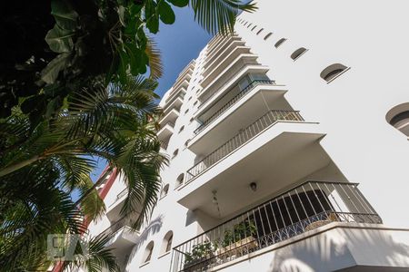 Apartamento à venda com 136m², 3 quartos e 2 vagasFachada 