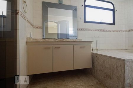 Apartamento à venda com 136m², 3 quartos e 2 vagasBanheiro Suíte 