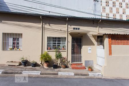 Casa de condomínio à venda com 60m², 2 quartos e 1 vagaFachada