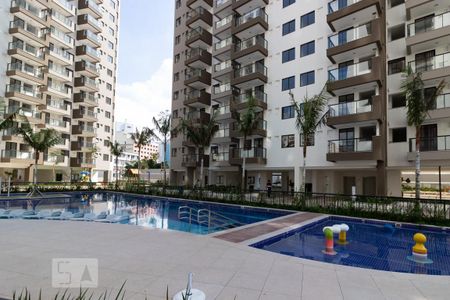 Apartamento à venda com 62m², 2 quartos e 1 vaga Apartamento à venda com 62m², 2 quartos e 1 vagaÁrea comum - Piscina