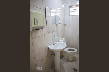 Banheiro 1 de casa para alugar com 1 quarto, 100m² em Nova Gerti, São Caetano do Sul