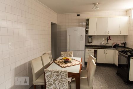 Casa à venda com 200m², 4 quartos e 2 vagasCozinha