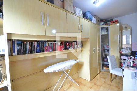 Closet de casa à venda com 4 quartos, 200m² em Carandiru, São Paulo