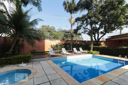 Apartamento à venda com 70m², 3 quartos e 2 vagas Apartamento à venda com 70m², 3 quartos e 2 vagasÁrea comum - Piscina