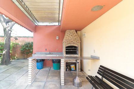 Apartamento à venda com 70m², 3 quartos e 2 vagas Apartamento à venda com 70m², 3 quartos e 2 vagasÁrea comum - Churrasqueira