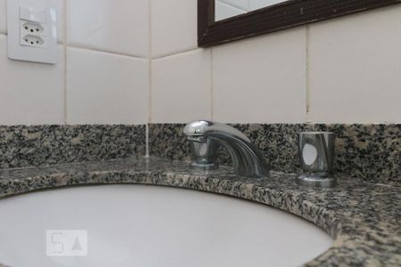Apartamento à venda com 70m², 3 quartos e 2 vagas Apartamento à venda com 70m², 3 quartos e 2 vagasBanheiro da Suíte