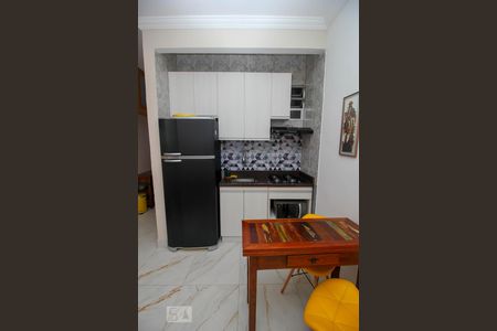 Studio à venda com 27m², 1 quarto e sem vaga Studio à venda com 27m², 1 quarto e sem vagaCozinha - Armários