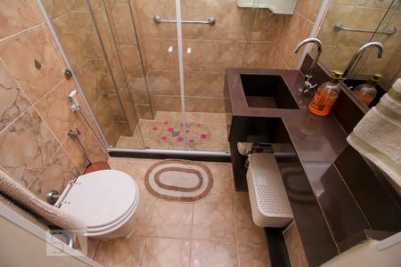 Studio à venda com 27m², 1 quarto e sem vaga Studio à venda com 27m², 1 quarto e sem vagaBanheiro Social