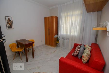 Studio à venda com 27m², 1 quarto e sem vaga Studio à venda com 27m², 1 quarto e sem vagaSala - Quarto