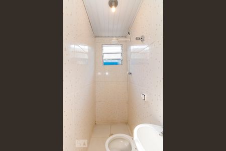 Banheiro de casa para alugar com 1 quarto, 45m² em Vila Maria Baixa, São Paulo