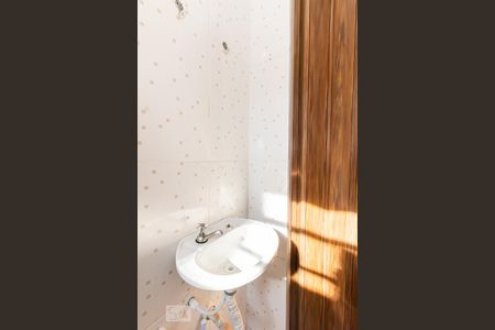 Banheiro de casa para alugar com 1 quarto, 45m² em Vila Maria Baixa, São Paulo