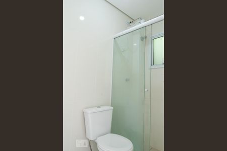 Banheiro de casa de condomínio para alugar com 1 quarto, 35m² em Vila Mazzei, São Paulo