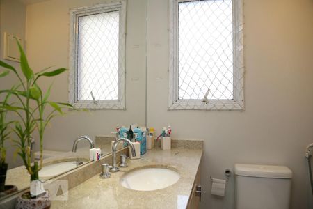 Apartamento à venda com 129m², 3 quartos e 2 vagasBanheiro da Suíte 2