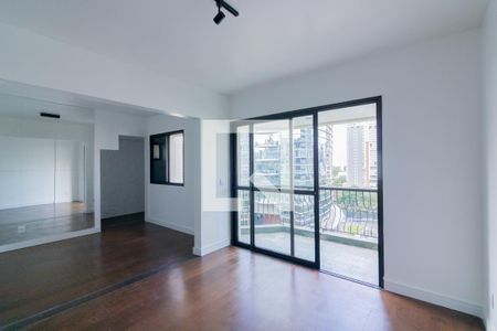 Apartamento para alugar com 110m², 2 quartos e 2 vagasSala