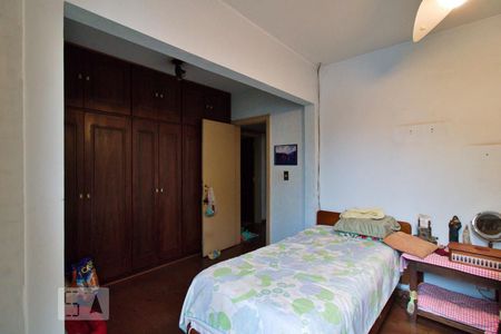 Casa à venda com 436m², 4 quartos e 5 vagas Casa à venda com 436m², 4 quartos e 5 vagasQuarto 4