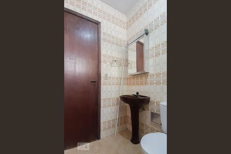 Casa à venda com 130m², 2 quartos e 2 vagas Casa à venda com 130m², 2 quartos e 2 vagasBanheiro