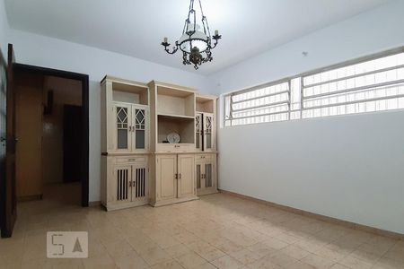 Casa à venda com 130m², 2 quartos e 2 vagas Casa à venda com 130m², 2 quartos e 2 vagasCopa