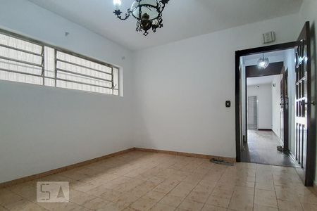 Casa à venda com 130m², 2 quartos e 2 vagas Casa à venda com 130m², 2 quartos e 2 vagasCopa