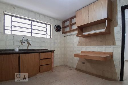 Casa à venda com 130m², 2 quartos e 2 vagas Casa à venda com 130m², 2 quartos e 2 vagasCozinha