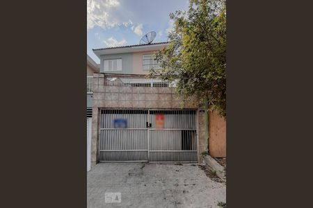 Casa à venda com 130m², 2 quartos e 2 vagas Casa à venda com 130m², 2 quartos e 2 vagasFachada