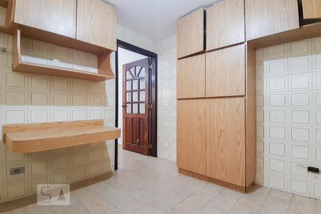 Casa à venda com 130m², 2 quartos e 2 vagas Casa à venda com 130m², 2 quartos e 2 vagasCozinha