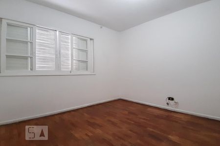 Casa à venda com 130m², 2 quartos e 2 vagas Casa à venda com 130m², 2 quartos e 2 vagasSuíte
