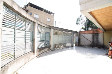 Casa à venda com 169m², 3 quartos e 4 vagas Casa à venda com 169m², 3 quartos e 4 vagasGaragem