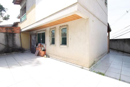 Casa à venda com 169m², 3 quartos e 4 vagas Casa à venda com 169m², 3 quartos e 4 vagasGaragem