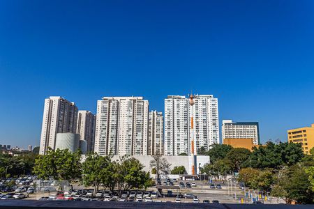 Apartamento à venda com 117m², 3 quartos e 2 vagas Apartamento à venda com 117m², 3 quartos e 2 vagasVista da Sacada