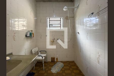 Casa à venda com 300m², 2 quartos e 8 vagasBanheiro