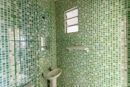 Casa para alugar com 70m², 2 quartos e sem vaga Casa para alugar com 70m², 2 quartos e sem vagaBanheiro