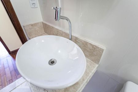 Apartamento para alugar com 70m², 3 quartos e 2 vagasBanheiro social - Pia