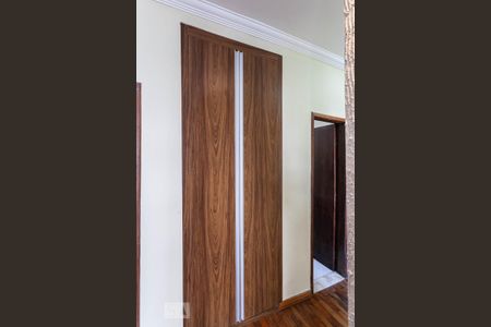 Corredor - Armário de apartamento para alugar com 3 quartos, 70m² em Santa Cruz, Belo Horizonte