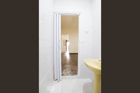 Casa à venda com 30m², 1 quarto e sem vaga Casa à venda com 30m², 1 quarto e sem vagaBanheiro