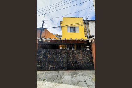 Casa à venda com 30m², 1 quarto e sem vaga Casa à venda com 30m², 1 quarto e sem vagaFachada