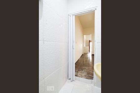 Casa à venda com 30m², 1 quarto e sem vaga Casa à venda com 30m², 1 quarto e sem vagaBanheiro