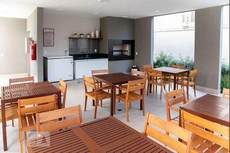 Apartamento para alugar com 36m², 2 quartos e sem vagaÁrea comum - Churrasqueira