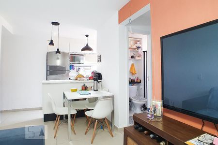 Sala de apartamento para alugar com 2 quartos, 54m² em Itaquera, São Paulo