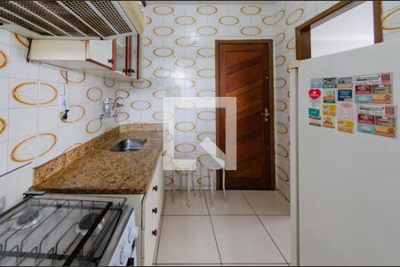 Cozinha de apartamento para alugar com 2 quartos, 61m² em Calafate, Belo Horizonte