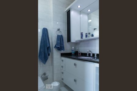 Apartamento à venda com 100m², 3 quartos e 3 vagasBanheiro da suíte