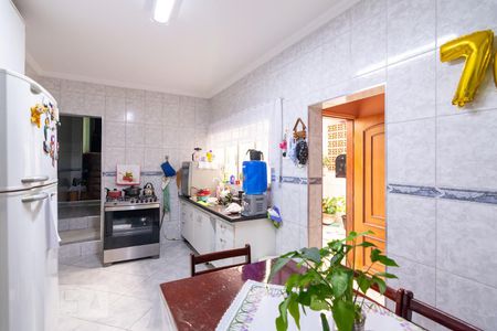 Casa para alugar com 380m², 2 quartos e 2 vagasCozinha