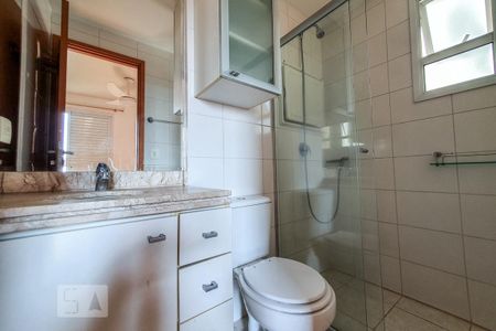 Apartamento à venda com 98m², 2 quartos e 2 vagas Apartamento à venda com 98m², 2 quartos e 2 vagasBanheiro da Suíte