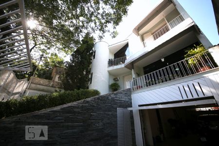 Casa à venda com 350m², 3 quartos e 4 vagasFachada