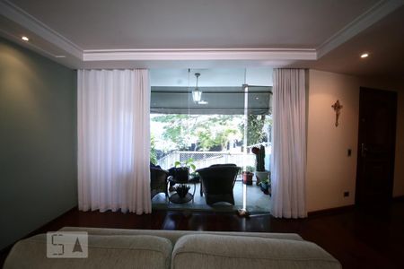 Casa à venda com 350m², 3 quartos e 4 vagasSala - Terraço