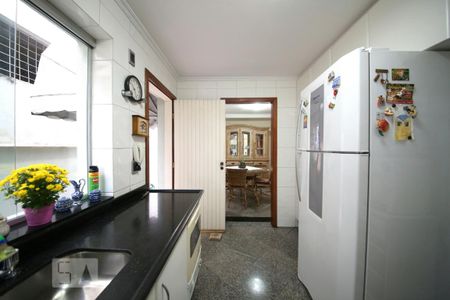 Casa à venda com 350m², 3 quartos e 4 vagasCozinha