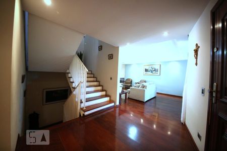 Casa à venda com 350m², 3 quartos e 4 vagasAcesso