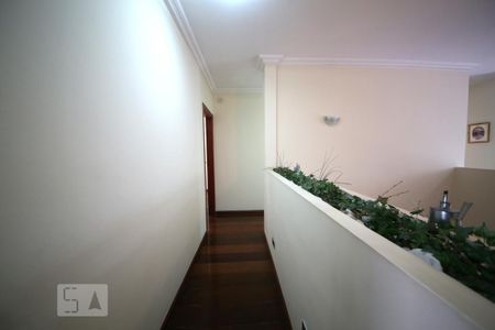 Casa à venda com 350m², 3 quartos e 4 vagasCorredor
